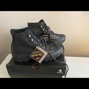Converse GORE-TEX lugged winter boots women 6.5